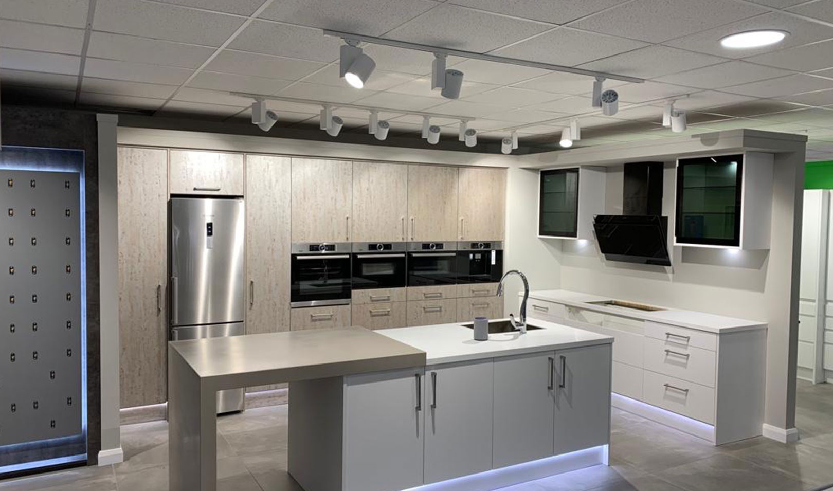 Wren-Kitchens-Glasgow-Show-Room-Fit-Out-8.jpg